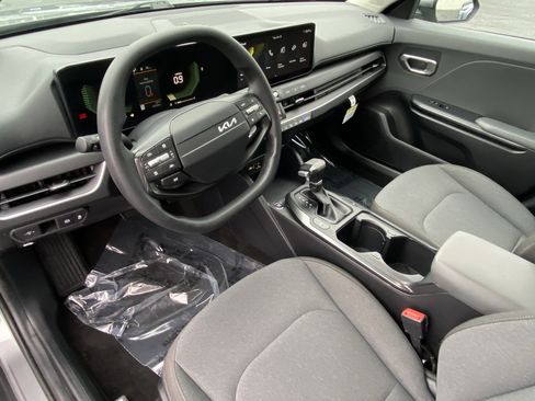 Used 2025 Kia K4 FWD image 17