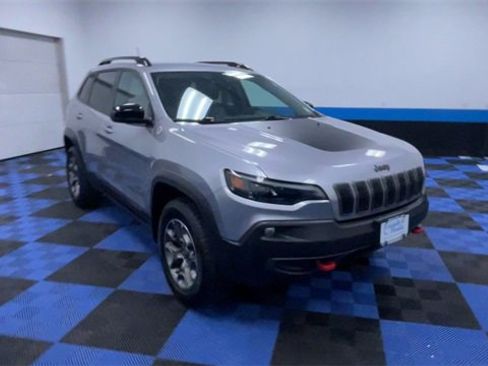 Used 2022 Jeep Cherokee Trailhawk image 2