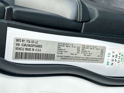 Used 2023 Jeep Grand Cherokee Altitude image 31