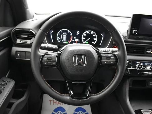 Used 2025 Honda Pilot Sport image 20