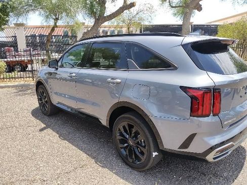 Certified 2023 Kia Sorento SX AWD/4WD image 6