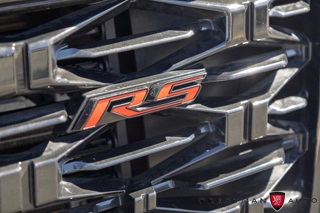 Used 2025 Chevrolet Traverse RS FWD image 10