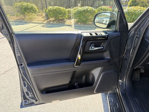 Certified 2024 Toyota 4Runner TRD Off-Road Premium image 21