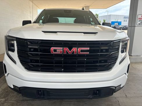 Used 2024 GMC Sierra 1500 Elevation w/ X31 Off-Road Package AWD/4WD image 2