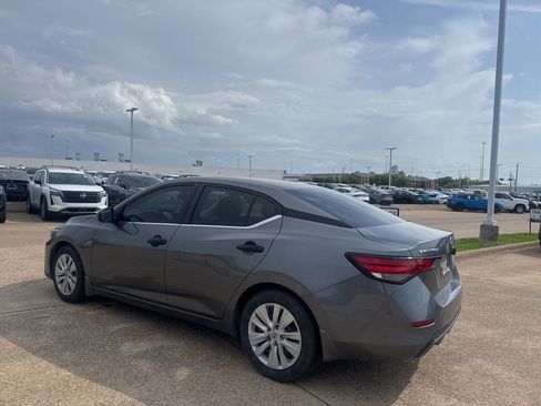 Used 2024 Nissan Sentra S image 13