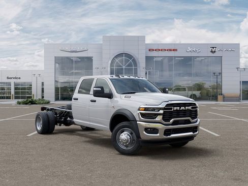 New 2026 RAM 4500 Tradesman w/ Chrome Appearance Group AWD/4WD image 5