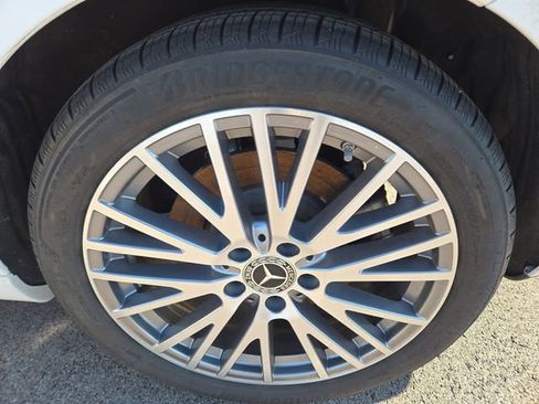 Used 2025 Mercedes-Benz CLA 250 4MATIC image 27