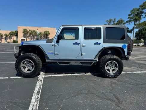 Used 2012 Jeep Wrangler Unlimited Sahara w/ Connectivity Group image 9