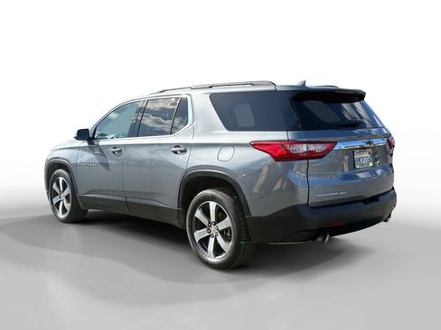 Used 2019 Chevrolet Traverse LT w/ LT Premium Package image 3