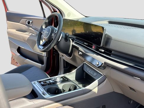New 2026 Kia Carnival SX FWD image 5