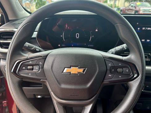 Used 2025 Chevrolet TrailBlazer LT FWD image 13