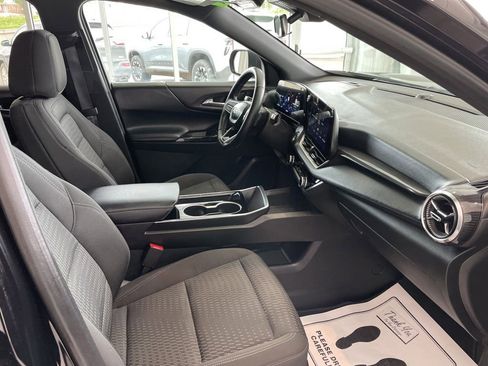 Used 2025 Chevrolet Equinox LT AWD/4WD image 19