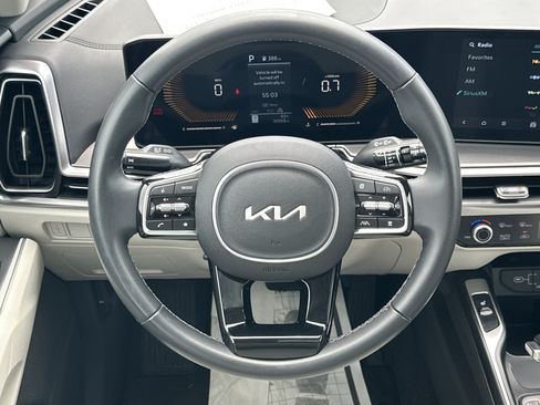 Used 2025 Kia Sorento S w/ Panoramic Sunroof Package FWD image 24