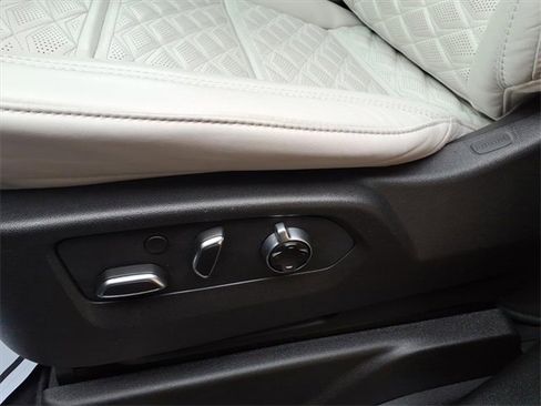 Used 2025 Cadillac Escalade ESV Sport Platinum image 20