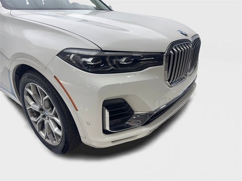 Used 2019 BMW X7 xDrive40i w/ Cold Weather Package image 17