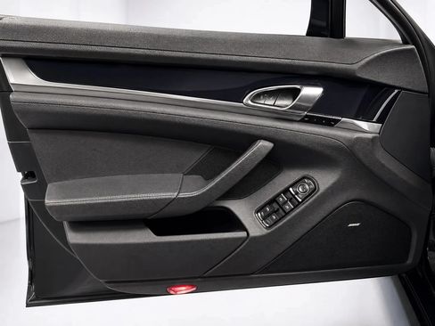 Used 2014 Porsche Panamera S RWD image 9