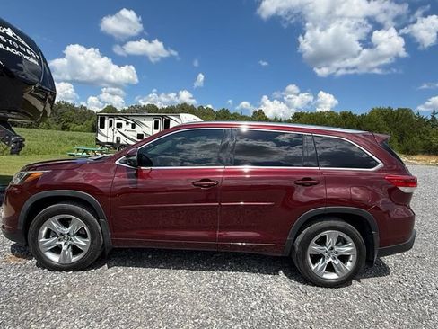 Used 2018 Toyota Highlander Limited w/ Protection Package #3 AWD/4WD image 3