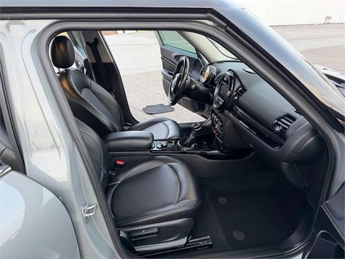 Used 2019 MINI Cooper Clubman w/ Storage Package image 11