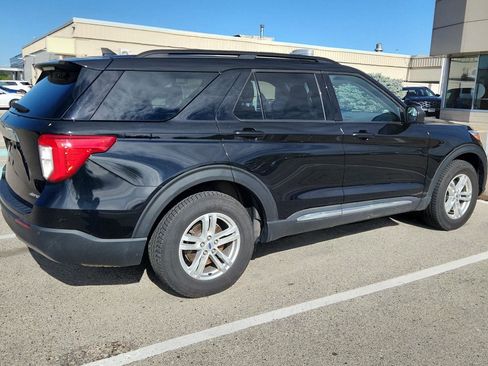 Used 2022 Ford Explorer XLT w/ Equipment Group 202A AWD/4WD image 4