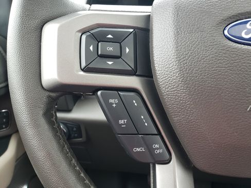 Used 2021 Ford Expedition XLT image 16