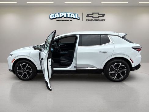 Certified 2025 Chevrolet Equinox EV LT w/ Convenience Package image 13