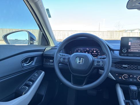 Certified 2025 Honda Accord SE image 25