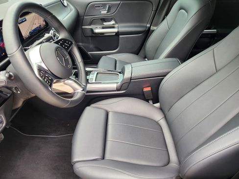 Certified 2025 Mercedes-Benz GLA 250 4MATIC image 48