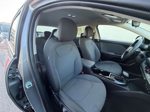 Used 2025 Kia K4 LXS FWD image 36