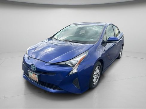 Used 2017 Toyota Prius Two w/ Carpet Mat Package FWD image 14