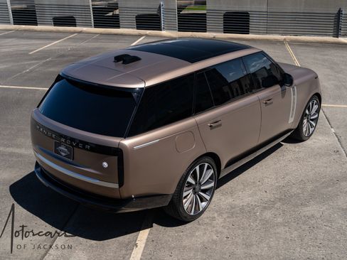 Used 2023 Land Rover Range Rover SV image 5