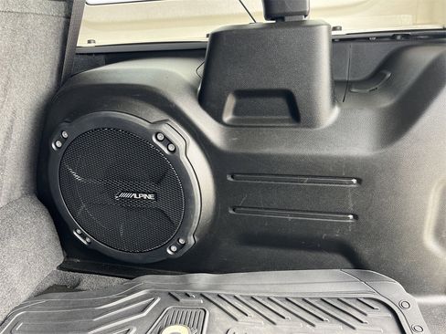 Used 2022 Jeep Wrangler Unlimited Sahara w/ Cold Weather Group image 28