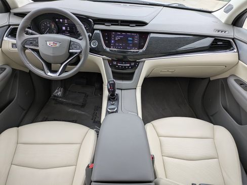 Used 2023 Cadillac XT6 Premium Luxury w/ Technology Package image 11