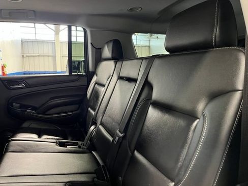 Used 2020 Chevrolet Suburban LT RWD image 18