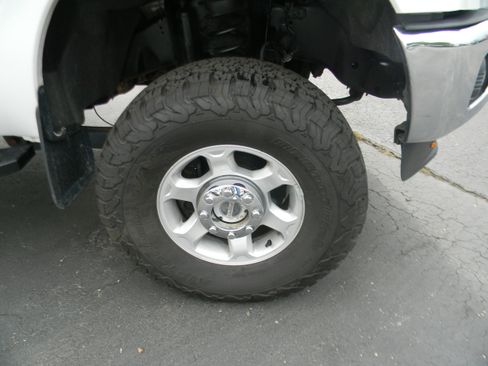 Used 2016 Ford F250 XLT w/ Advanced Security Group image 2