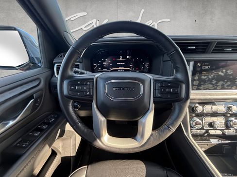 Used 2022 GMC Yukon Denali image 23