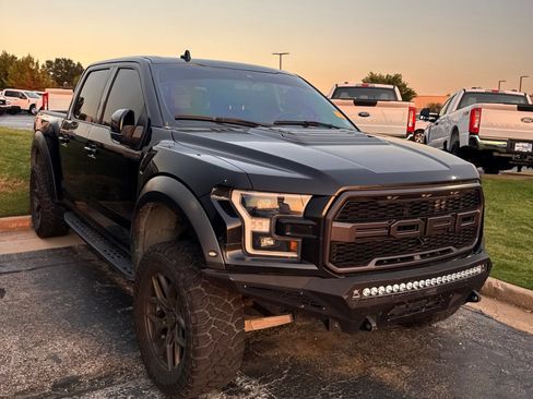 Used 2019 Ford F150 Raptor w/ Equipment Group 802A Luxury AWD/4WD image 2