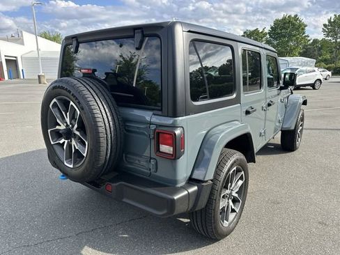 Used 2024 Jeep Wrangler Unlimited w/ Convenience Group AWD/4WD image 5