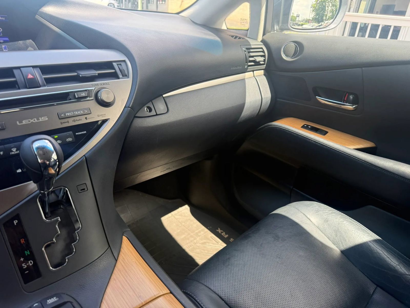 Used 2015 Lexus RX 450h AWD image 35