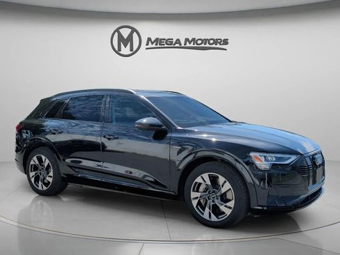 Used 2021 Audi e-tron Premium w/ Convenience Plus Package AWD/4WD image 10