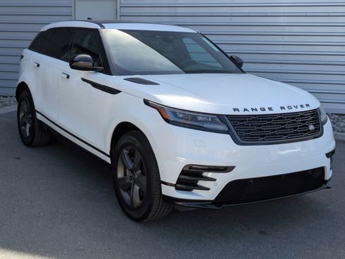 Used 2025 Land Rover Range Rover Velar Dynamic SE image 3