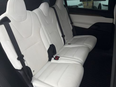 Used 2022 Tesla Model X AWD/4WD image 18
