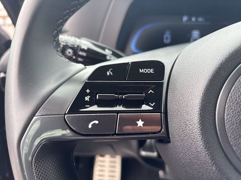 Certified 2025 Hyundai Elantra Sport FWD image 16