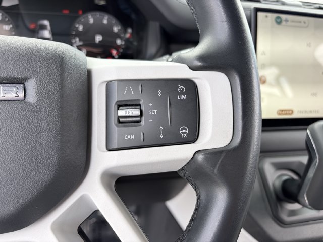Used 2025 Land Rover Defender 110 S AWD/4WD image 9
