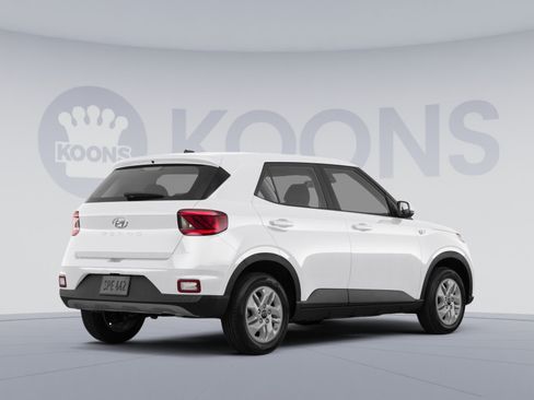 Used 2024 Hyundai Venue SEL FWD image 4