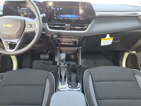 New 2026 Chevrolet TrailBlazer LT w/ LT Cold Weather Package FWD image 20