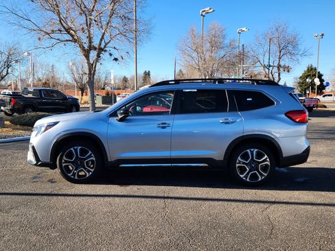 Used 2025 Subaru Ascent Limited AWD/4WD image 4