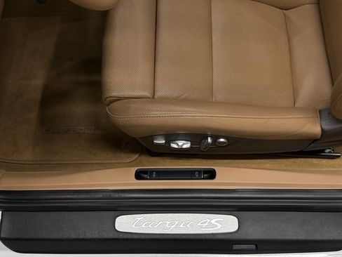 Certified 2016 Porsche 911 Targa 4S AWD/4WD image 34