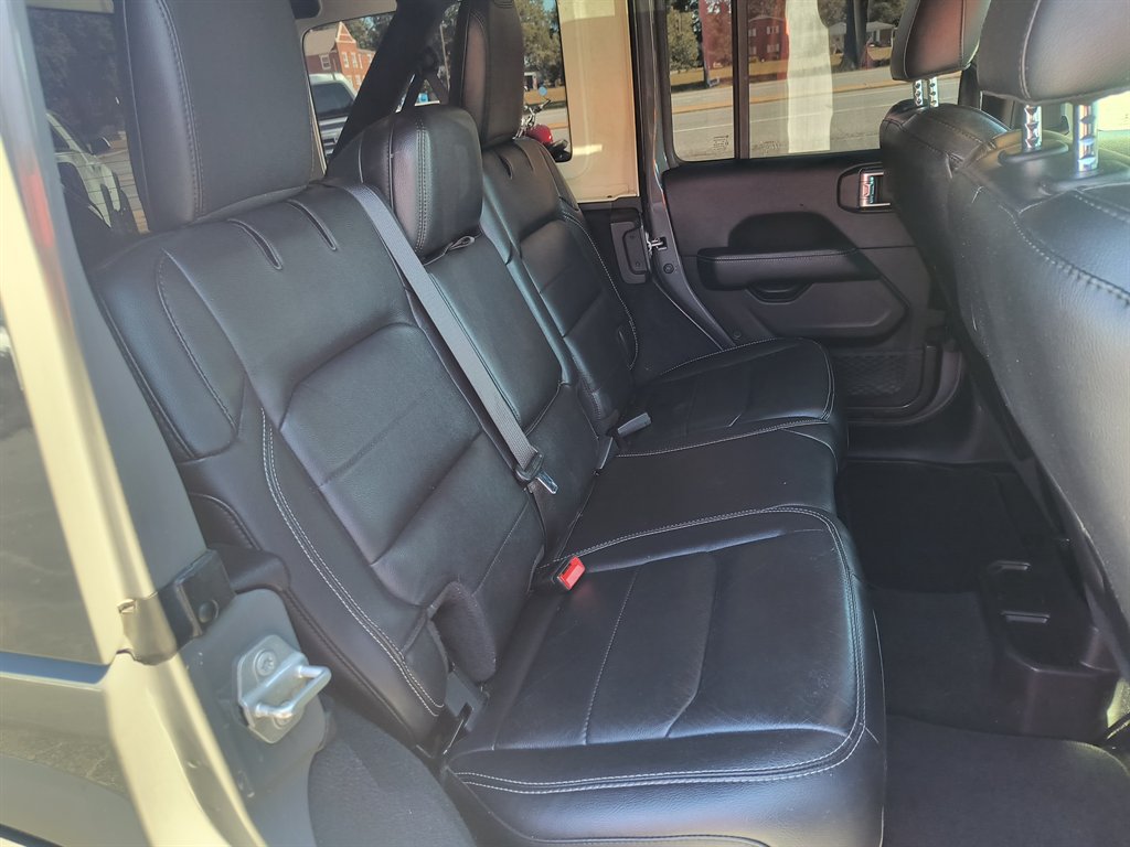 Used 2019 Jeep Wrangler Unlimited Sahara w/ Quick Order Package 24M Moab AWD/4WD image 28