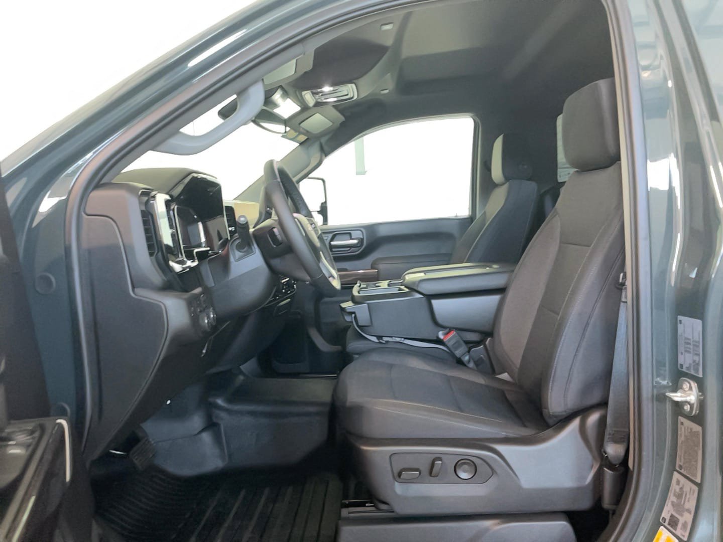 Used 2025 Chevrolet Silverado 2500 LT AWD/4WD image 7
