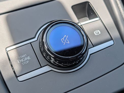 Certified 2026 Volkswagen Tiguan SE R-Line AWD/4WD image 28
